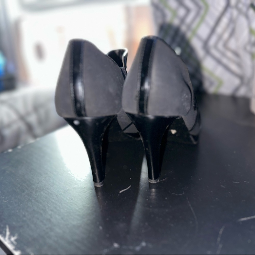 Heels - Picture 3 of 3